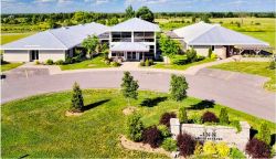 



Huff Estates Inn



.